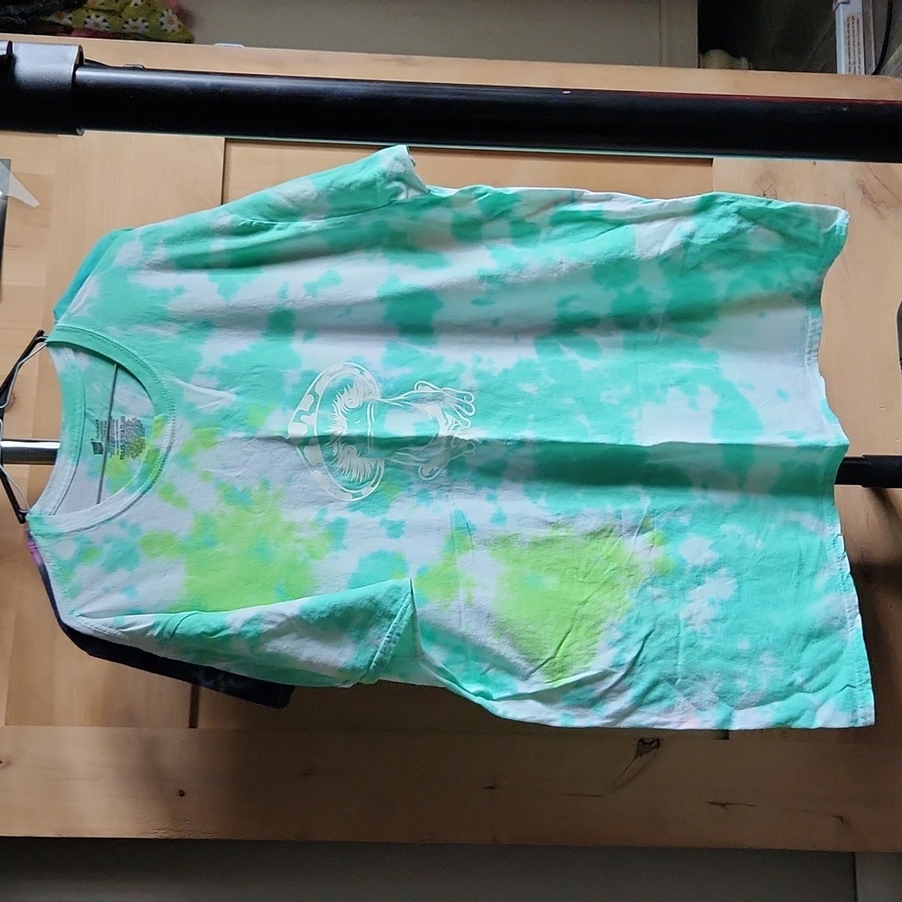 Glow in the dark tyedye shirt